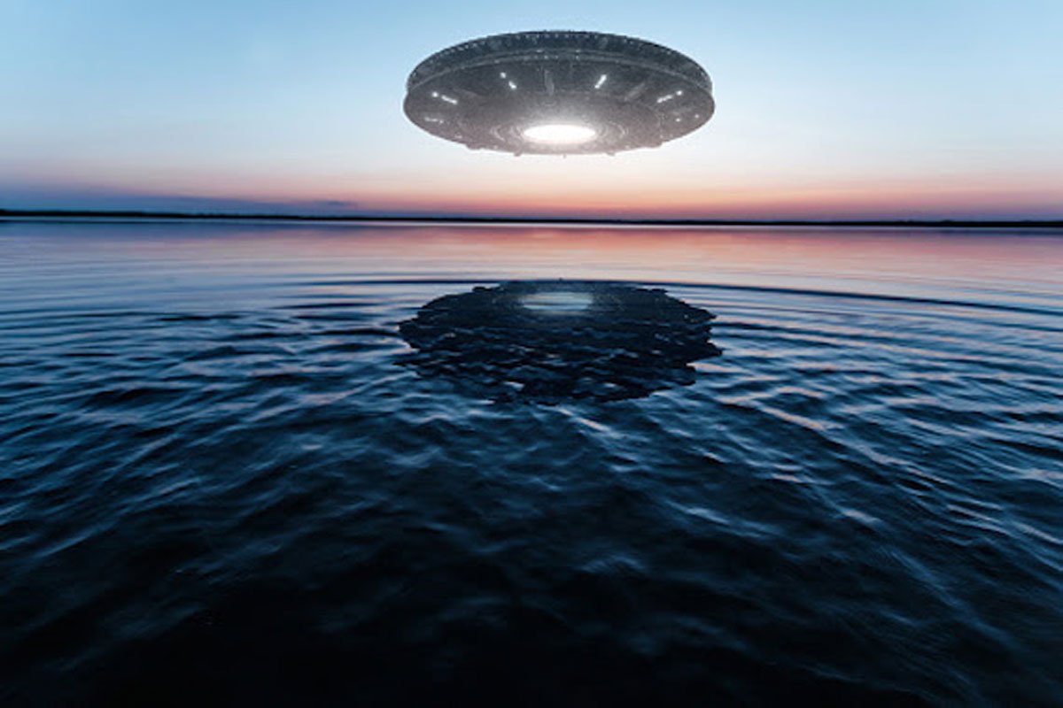 alien-investigator-claims-ufo-on-uk-beach